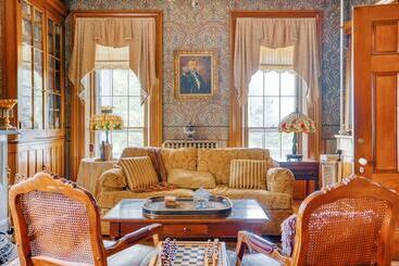 هتل Galena Inn Formerly Victorian Mansion