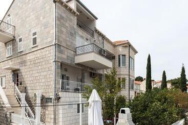 هتل Guest House Cuk
