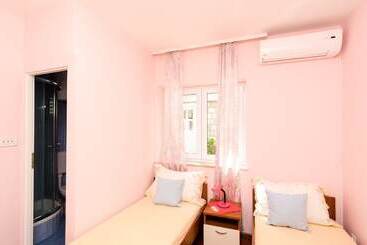 هتل Guest House Cuk