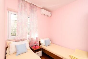 هتل Guest House Cuk