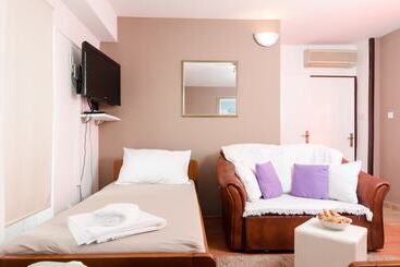 هتل Guest House Cuk