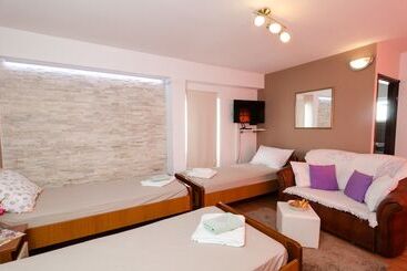 هتل Guest House Cuk