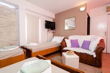 هتل Guest House Cuk