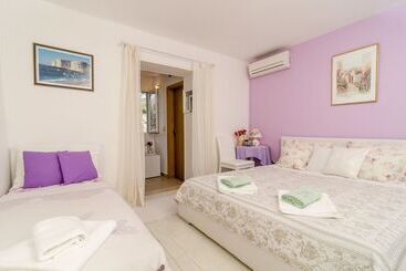 هتل Guest House Cuk