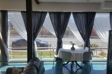 호텔 House Of Trestles   Hostel