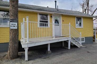 فندق Lamplighter Cabins & Suites