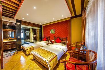 هتل Lijiang He Mu Ju Family Inn