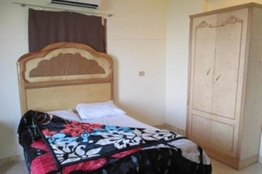 هتل Luxor Guest House