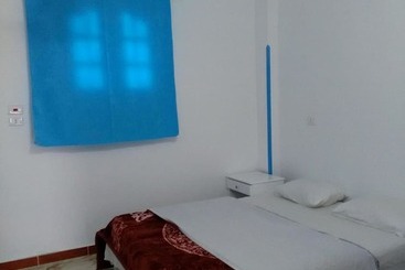 هتل Luxor Guest House