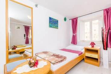 هتل Rooms Jozomare