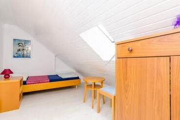 هتل Rooms Jozomare