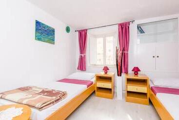 هتل Rooms Jozomare