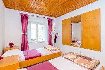 هتل Rooms Jozomare