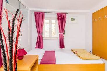 هتل Rooms Jozomare