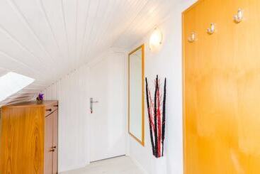 هتل Rooms Jozomare