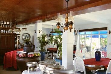 هتل San Juan Treasure Resort