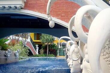 هتل The Symphony Suites Pattaya