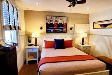 هتل White Porch Inn