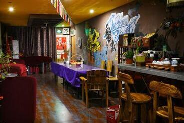 هتل Xi An The Facebook Youth Hostel