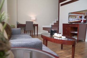 هتل Yantai Meiya International Apart
