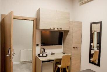 هتل Zagreb City Vibe Apartments & Rooms