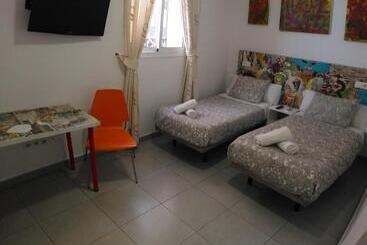 مسافرخانه Lagunillas St