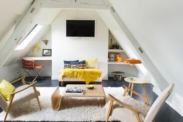 هتل Chez Laurence Du Tilly