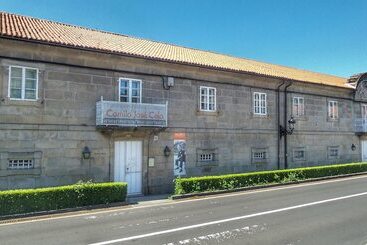 هتل Albergue Cruces De Iria   Hostel