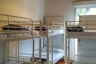 هتل Albergue Cruces De Iria   Hostel