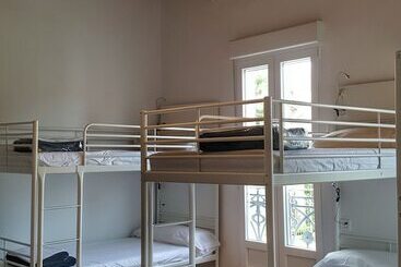 هتل Albergue Cruces De Iria   Hostel