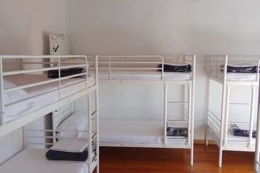 هتل Albergue Cruces De Iria   Hostel