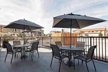 Отель Fairfield Inn & Suites By Marriott Austin Buda