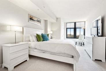 هتل Global Luxury Suites at Metropolitan South