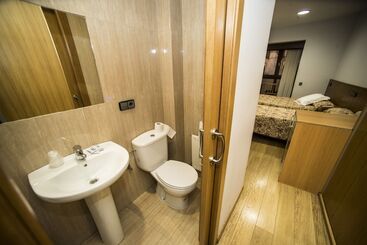 هتل Hostal Caballeros