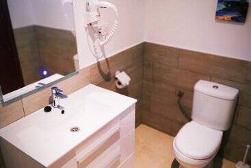 هتل Hostal Casa Nautilus