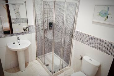 هتل Hostal Casa Nautilus