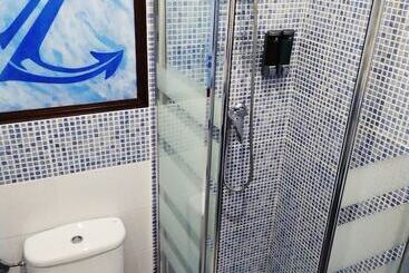 هتل Hostal Casa Nautilus