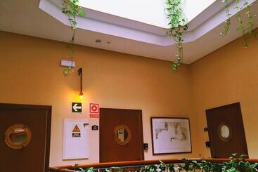 هتل Hostal Casa Nautilus