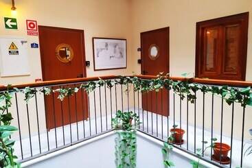 هتل Hostal Casa Nautilus