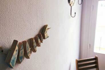 هتل Hostal Casa Nautilus