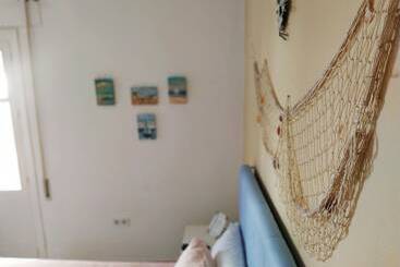 هتل Hostal Casa Nautilus