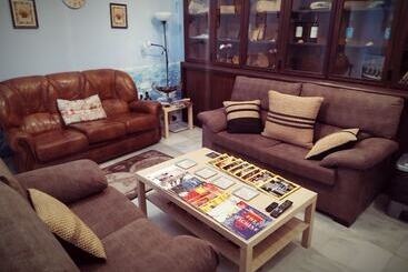 هتل Hostal Casa Nautilus