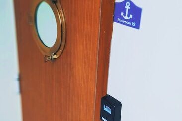 هتل Hostal Casa Nautilus