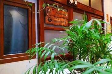هتل Hostal Casa Nautilus