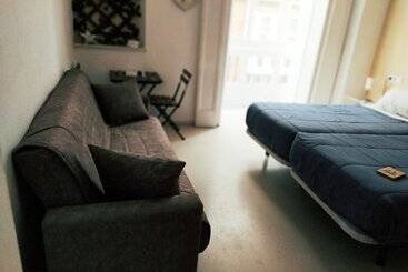 هتل Hostal Casa Nautilus