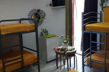 هتل Hostal Mayor