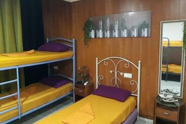 هتل Hostal Mayor