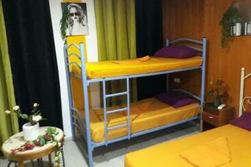 هتل Hostal Mayor