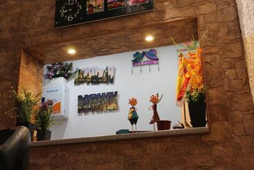 هتل Hostal Mayor