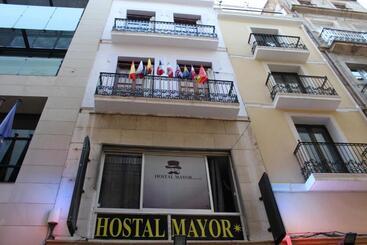 هتل Hostal Mayor